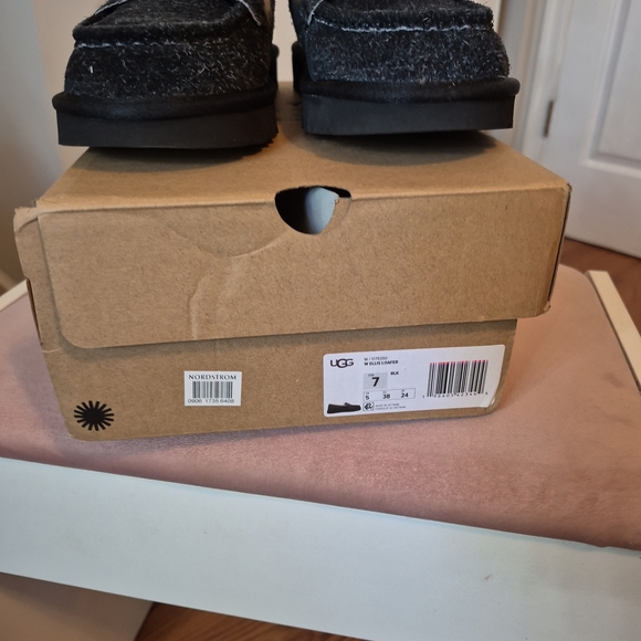 Ellis Wool Loafer (Women)
UGG® - Picture 2 of 12